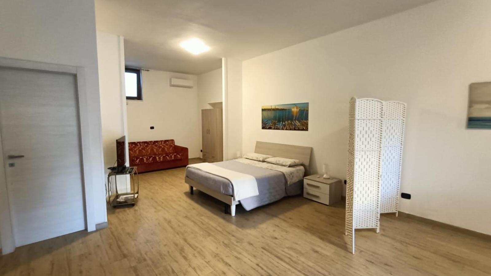 Apartment Intero Alloggio, Binario 18 Brindisi