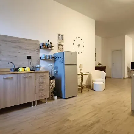 Intero Alloggio, Binario 18 Brindisi Exterior foto