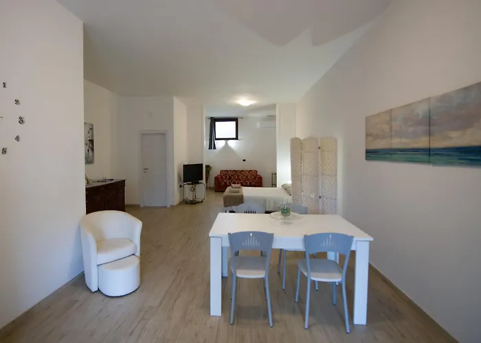 Intero Alloggio, Binario 18
