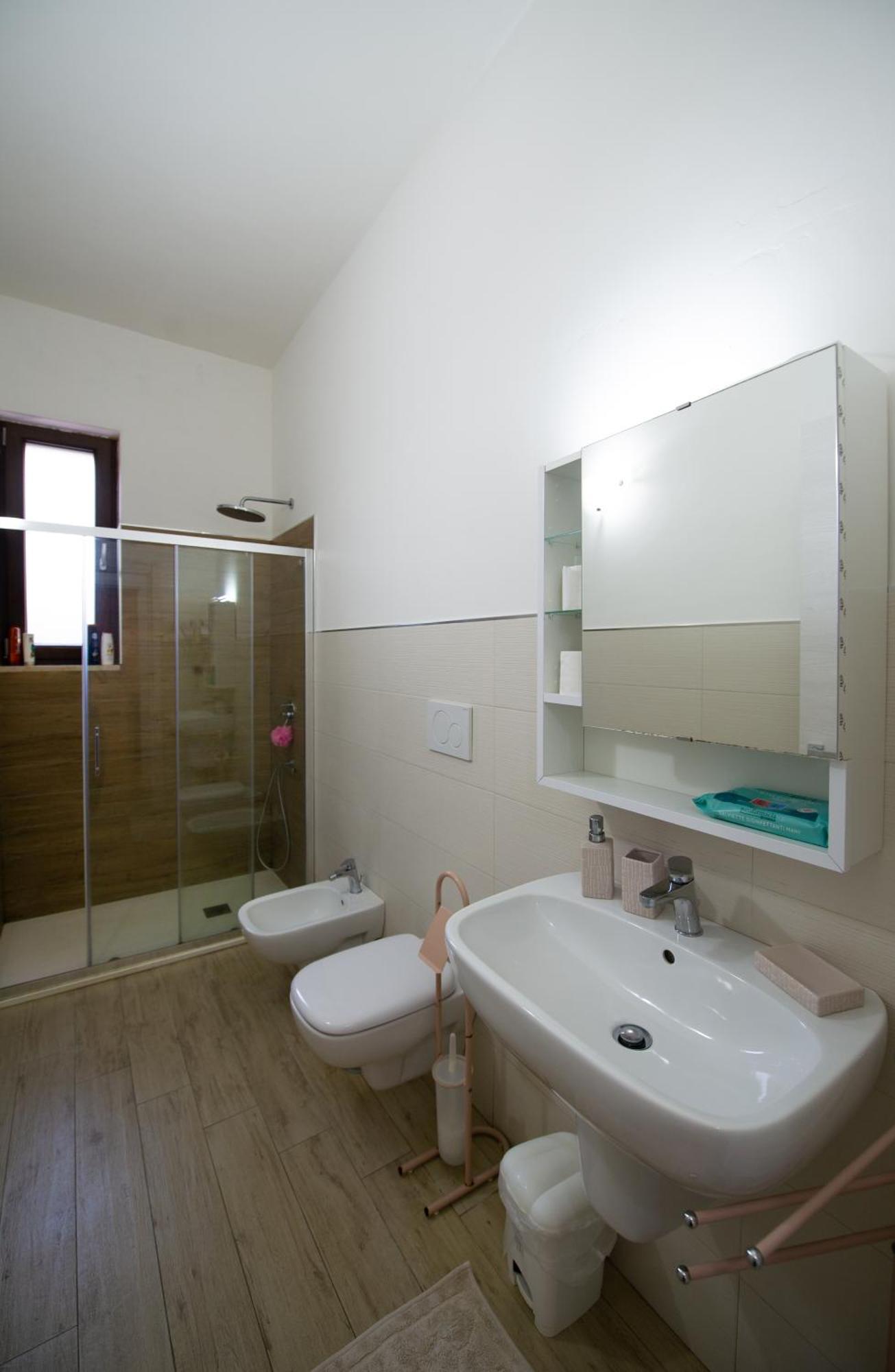 Intero Alloggio, Binario 18 * Brindisi